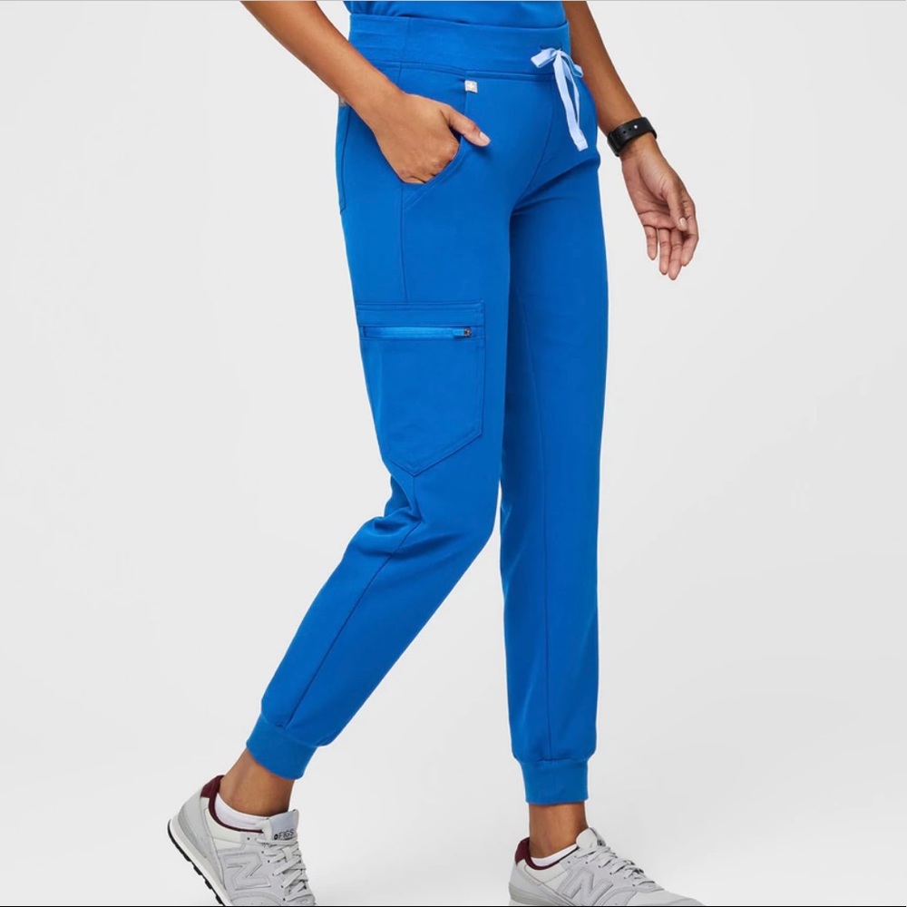 Figs Zamora jogger scrub pants in blue, size M petite